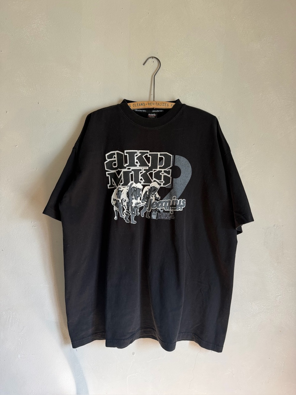 Vintage 90s Y2K akademiks tee